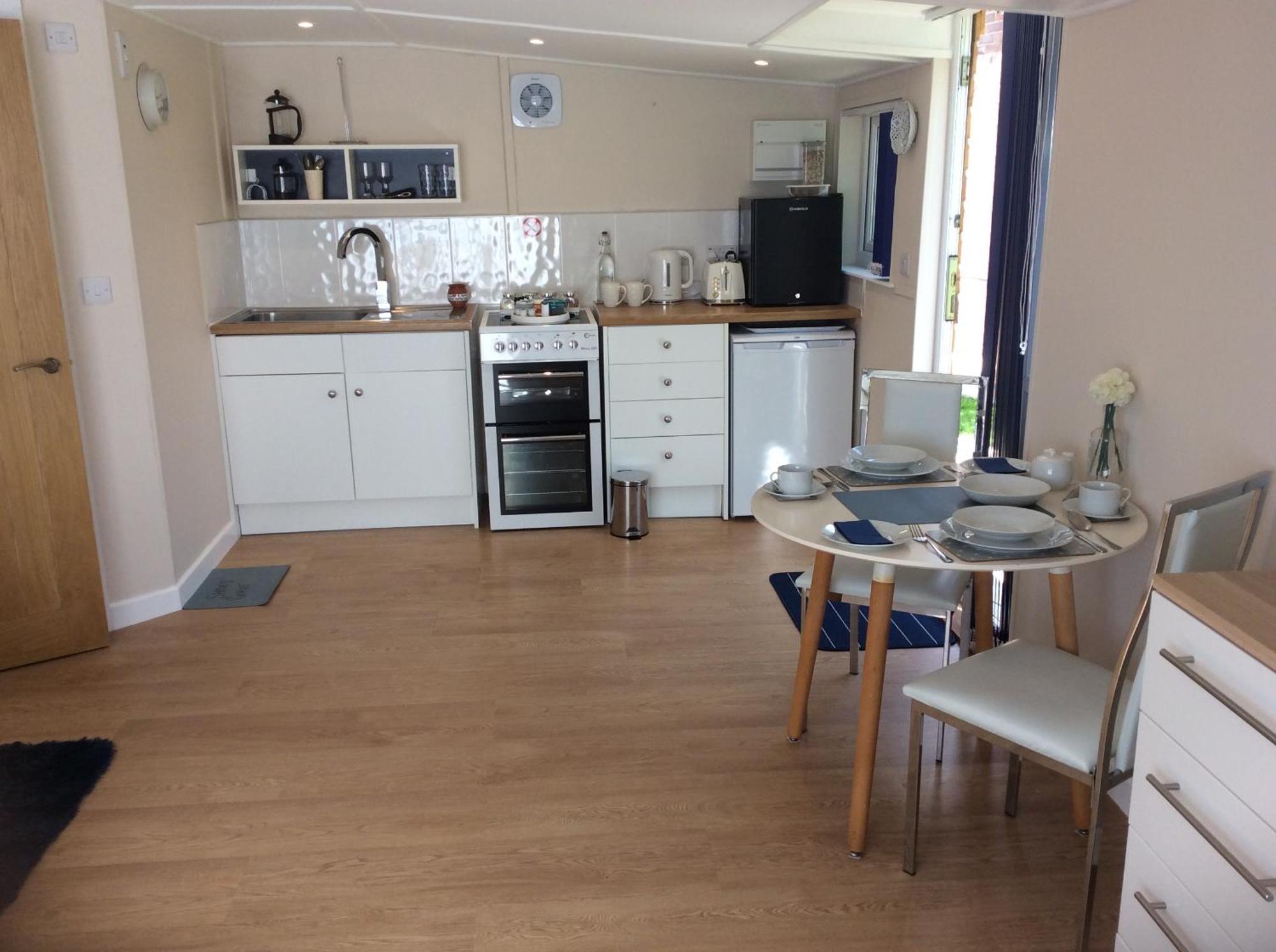 Old Ningwood Station Bed & Breakfast, Ningwood, Isle Of Wight Po41 0Tg Brook  Exteriér fotografie