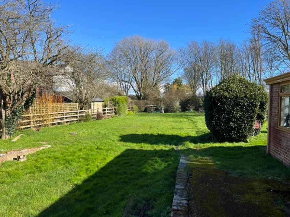 Old Ningwood Station Bed & Breakfast, Ningwood, Isle Of Wight Po41 0Tg Brook  Exteriér fotografie